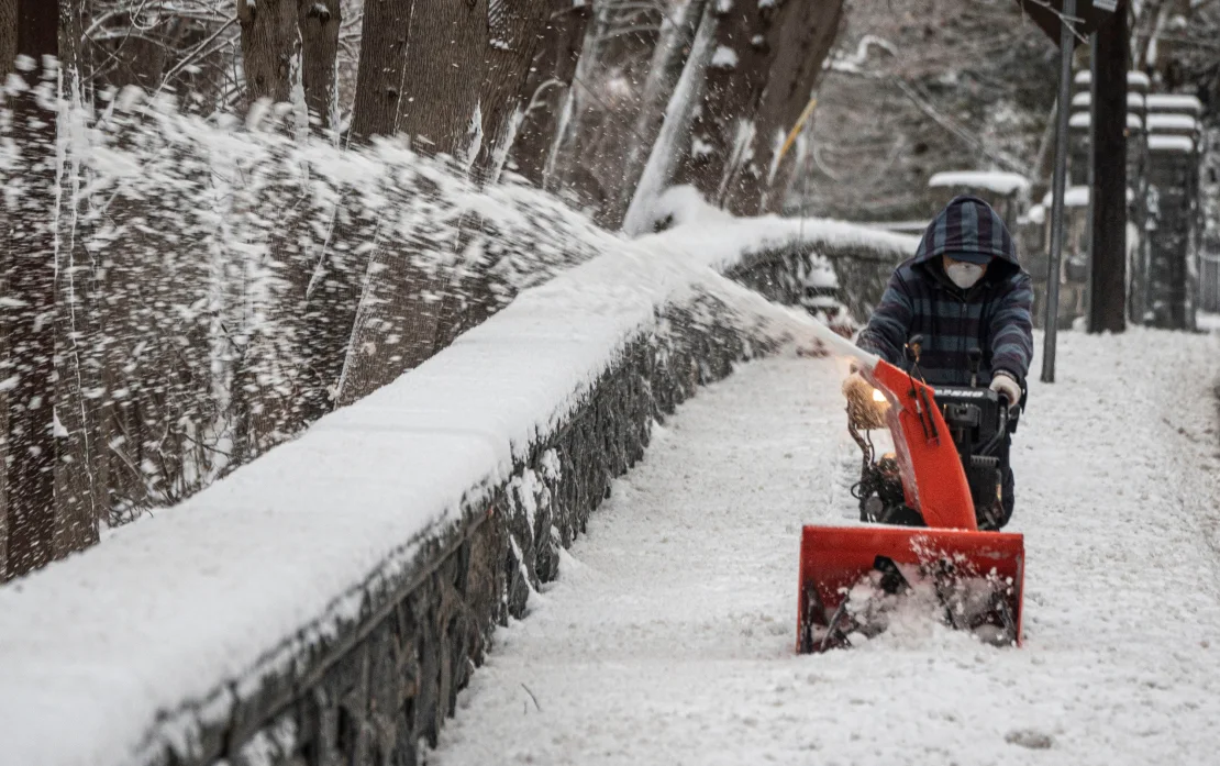 Winter Storms Slam US, Bringing Heavy Snow, Freezing Rain, Record-Breaking Cold