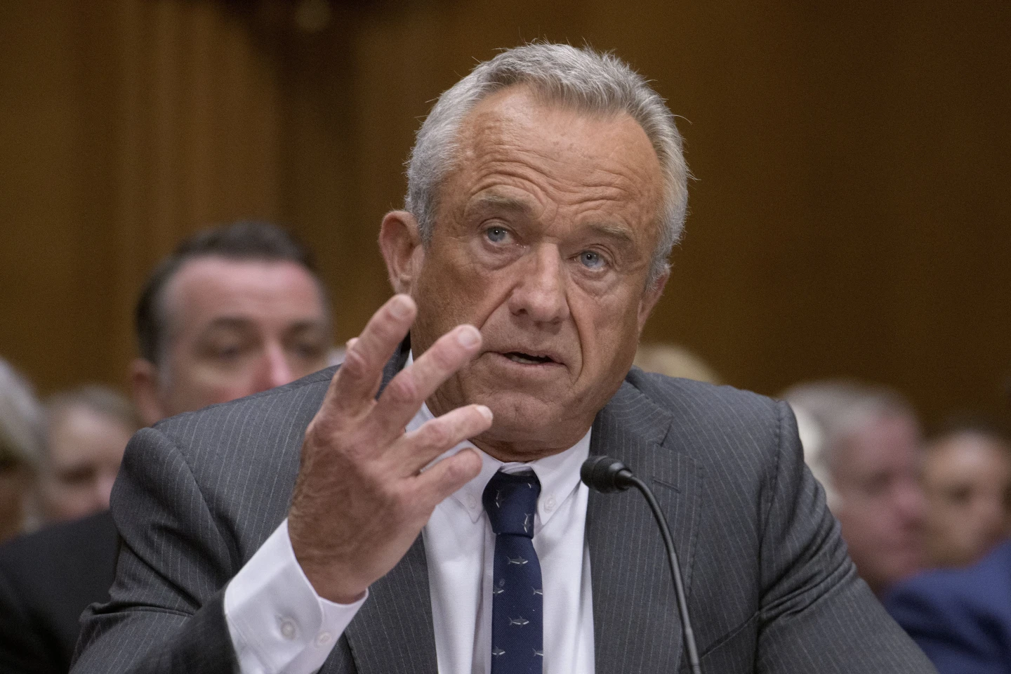 Senate Committee Advances Robert F. Kennedy Jr.’s Nomination for HHS Secretary